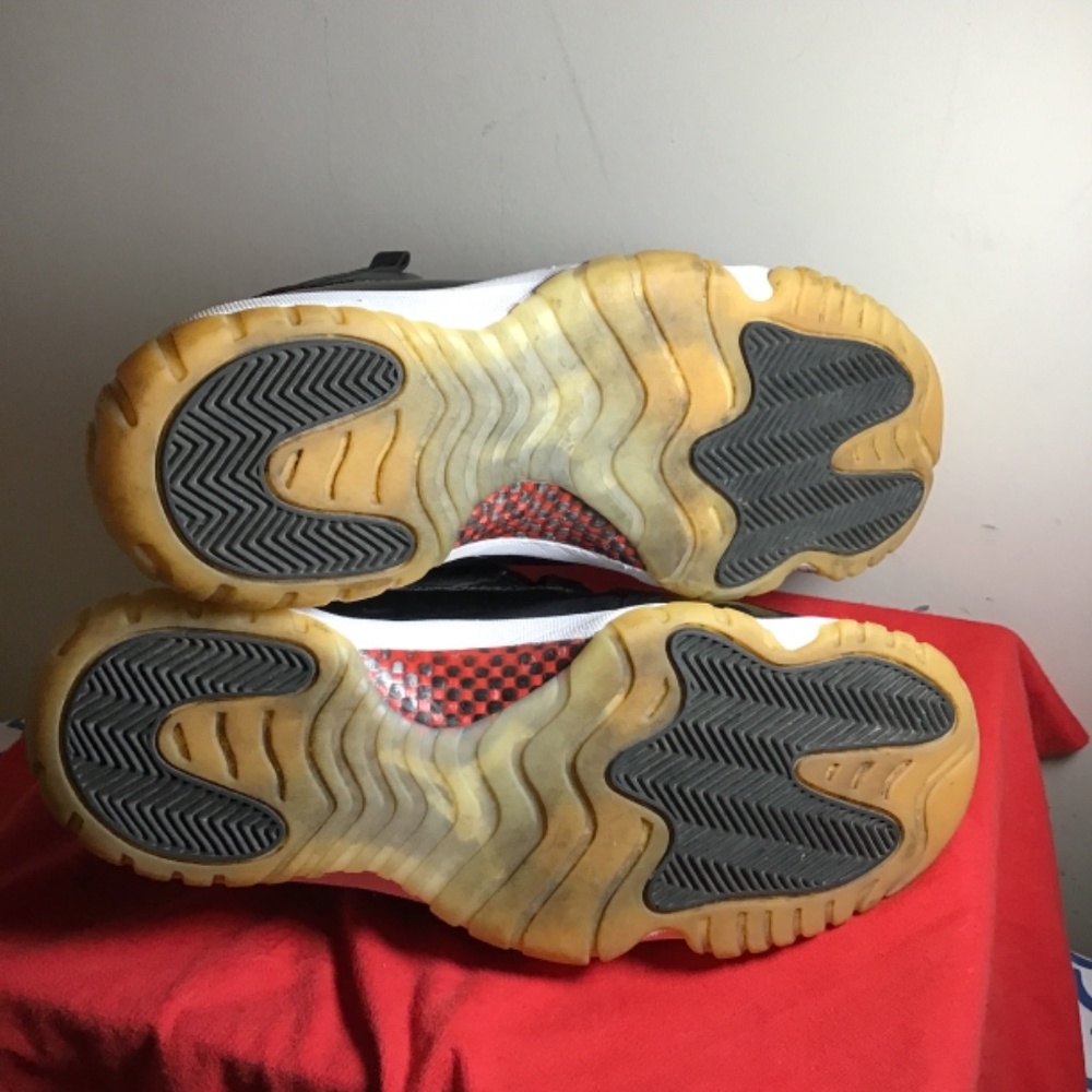 🔥Air Jordan 11 Retro Low 72-10 , size 10.5, black/gym, Red white sail, see pics - Picture 10 of 10